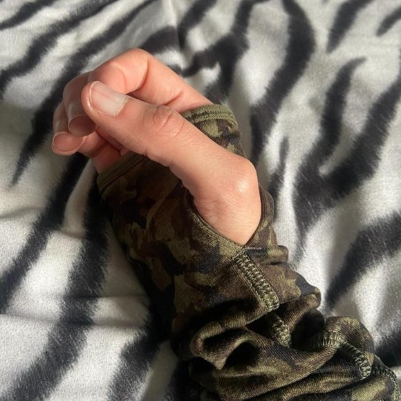 LULULEMON (Size M) Find Your Bliss Reversible Athletic Jacket - Picture 6 of 8